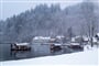 Lodě Pletna na jezeře Bled v zimě