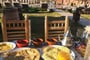 Poznávací zájezd Maroko - občerstvení před hotelem