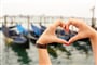 Valentyn_Benatky_ruce_srdce_gondoly