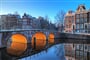 Valentyn_Amsterdam_zima_kanal_most