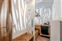 mediterraneo-hotel-executive-suite-open-closet