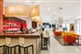 151 Park Inn Sarvar 26 Graffiti Lobby & Lounge Bar 017 038