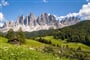 Itálie - Jižní Tyrolsko, Dolomity - proslulé skalní štíty skupiny Odle