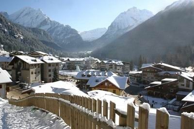 Abitato - di - Canazei - verso - Gran - Vernel1