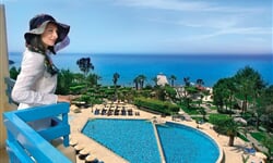 Elias hotel