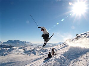 Alpy - Kaiserwinkl - lyžování - lux hotel s bazénem - skipas v ceně / č.6253