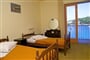 korcula - vela luka - jadran - pokoj - nerenovovany