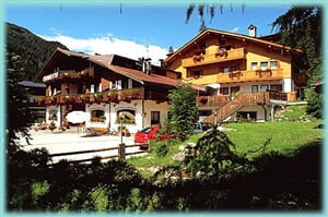 Arabba Marmolada Sella Ronda - lyžování v Itálii -  hotel Camoscio 3*- SLEVA na týdenní pobyty