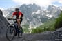 V sedle přes sedla Albánie na MTB