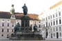 Rakousko - Vídeň - Hofburg, socha Františka I. od Pompeo Marchesiho na Josefském náměstí