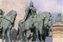 Maďarsko - Budapešť - Památník tisíciletí, sochy bájných kmenových knížat na náměstí Hrdinů (kníže Arpád)