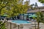 Hawthorn Suites-bazénjpg