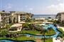 Outrigger Waipouli-pohled na resort a bazény1