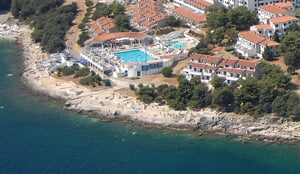 Pula - Punta Verudela Resort studia s polopenzí**
