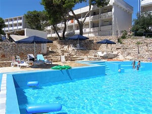 Murter - Colentum hotel s polopenzí ***