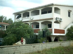 Povljana (ost. Pag) - Apartmány v soukromí - Zóna I.*** - no-name