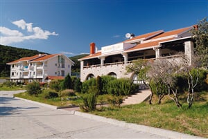Martinščica (ost. Cres) - Zlatni Lav hotel ***