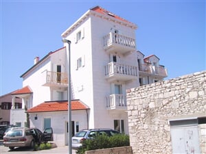 Supetar (ost. Brač) - Supetar Villa apartmány***