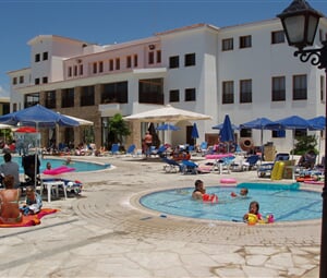 Kypr, Pafos - hotel Kefalos Beach Village