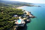 Panoramatický pohled na rezidenci s bazénem