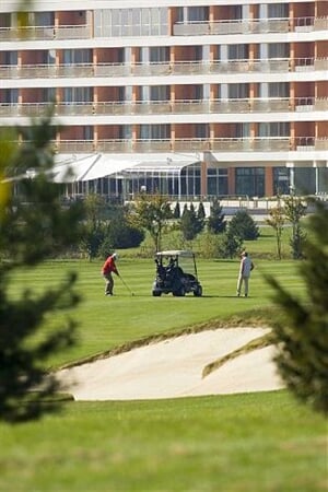 MORAVSKÉ TOPLICE - zkrácený golfový pobyt s termály! / č.8072