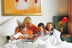 Hotel_Zimmer_Bett[1]