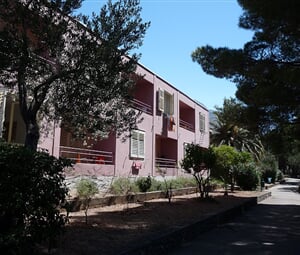 makarska-rivijera_htl_pavilony-jeden_z_nich