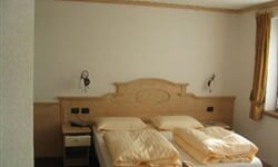 108625hotel 02