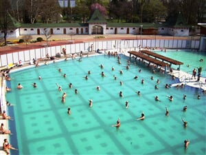 Harkány autem i autobusem - termální lázně Maďarsko - wellness hotel ***XAVIN - cca 150 m od lázní