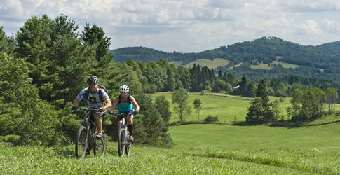 biking banner landing