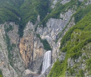RAFTING SOČA a poslední sluneční paprsky v Julských Alpách (na raftu)