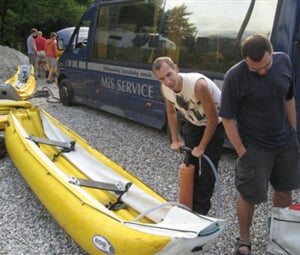 RAFTING SOČA a poslední sluneční paprsky v Julských Alpách (na raftu)