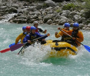RAFTING SOČA a poslední sluneční paprsky v Julských Alpách (na raftu)
