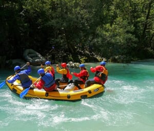 RAFTING A LYŽOVÁNÍ v JULSKÝCH ALPÁCH Soča, Sáva Bohinjka, lyžování a nebo skialpinistický výšlap na Kanin NOVINKA