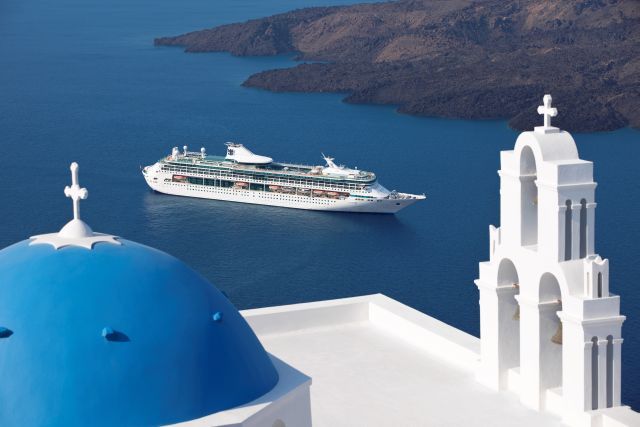 RCI SplendourSantoriniF Splendour of the seas, santorini, greece