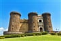 Itálie Neapol středověký hrad Maschio Angioino   Castel Nuovo