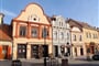 Maďarsko - Köszeg - domy v historickém centru města (Wiki free)
