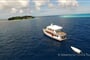 Plavba napříč atolem