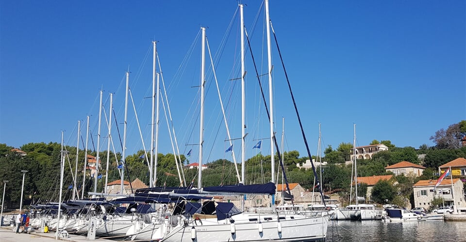 Marina Rogač - sailboats (photo taken 2019)