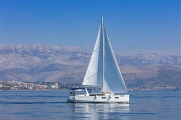 Plachetnice Oceanis 38.1 - ANIMA MARIS 1