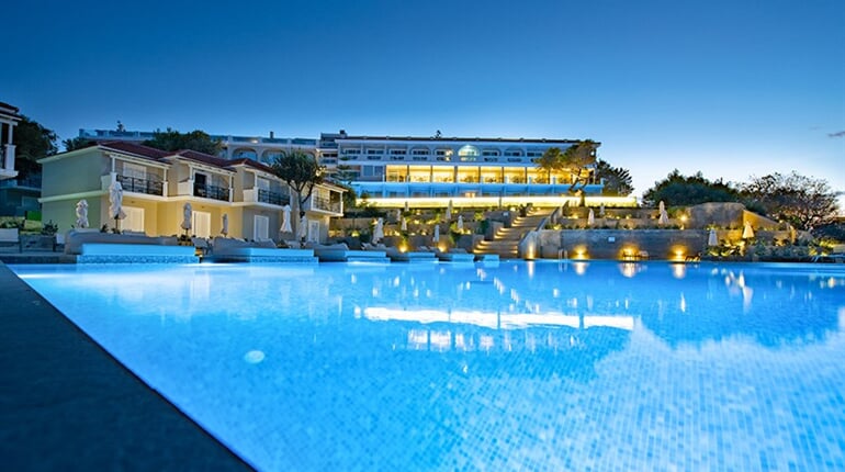 Hotel Alexandra Beach Resort & Spa: fotografie vybavení exteriérů a interiérů ubytování.