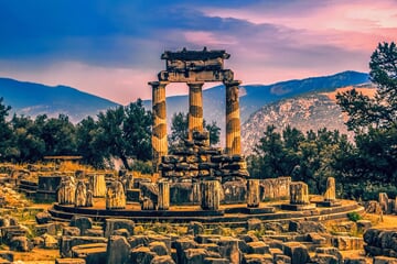 Světoznámá věštírna Delphi, Řecko