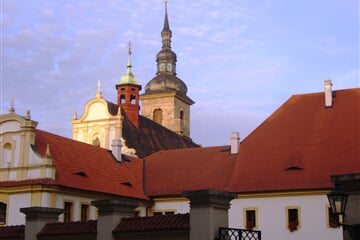 Zámek Nebilovy, hrad Radyně, okruh po skalní stezce, Plzeň