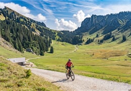 Tauernradweg - z Krimmlu okolo 'Salzburských jezer'