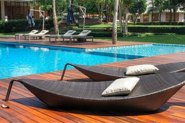 relaxing, loungers, pool side