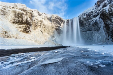 Zimní Island a polární záře