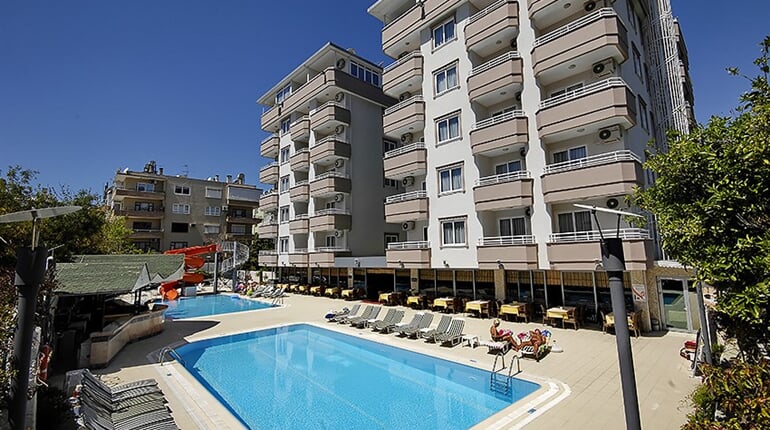 Hotel-sealine-1