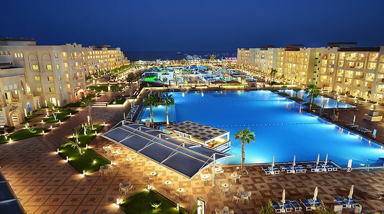 Hotel Pickalbatros White Beach Resort - Hurghada: fotografie vybavení exteriérů a interiérů ubytování.