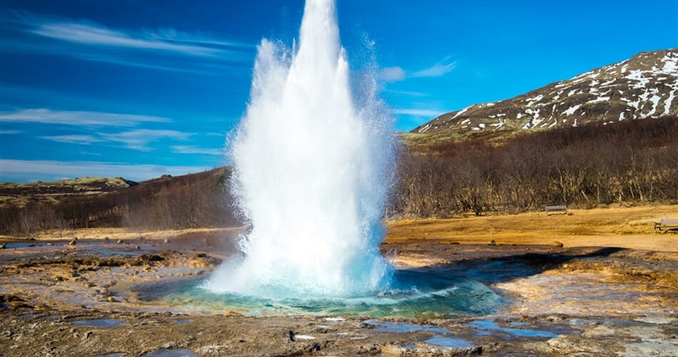 Poznávací zájezd Island - gejzír Strokkur