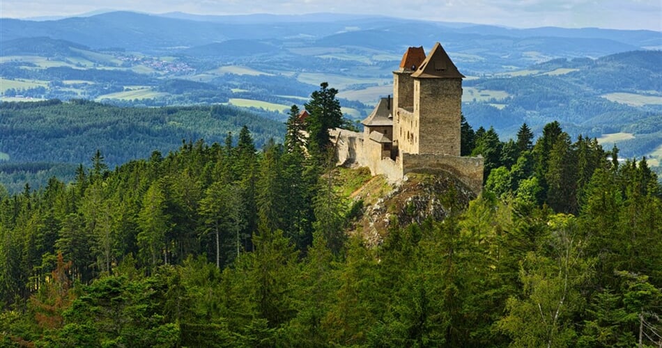 Poznávací zájezd Česko - hrad Kašperk na Šumavě
